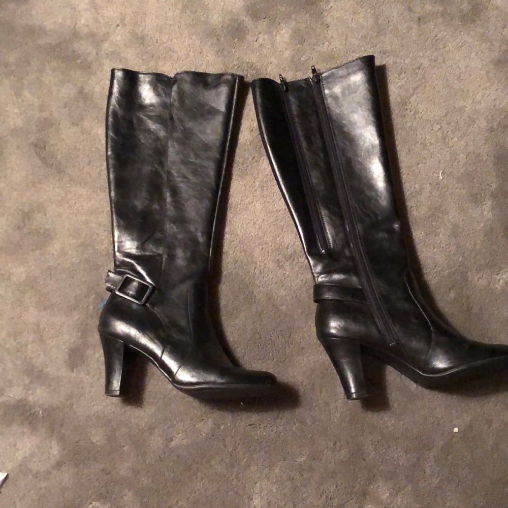 Aerosoles faux leather boots